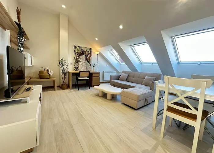 Ybh Ecuador 4, 5 Apartman Vigo